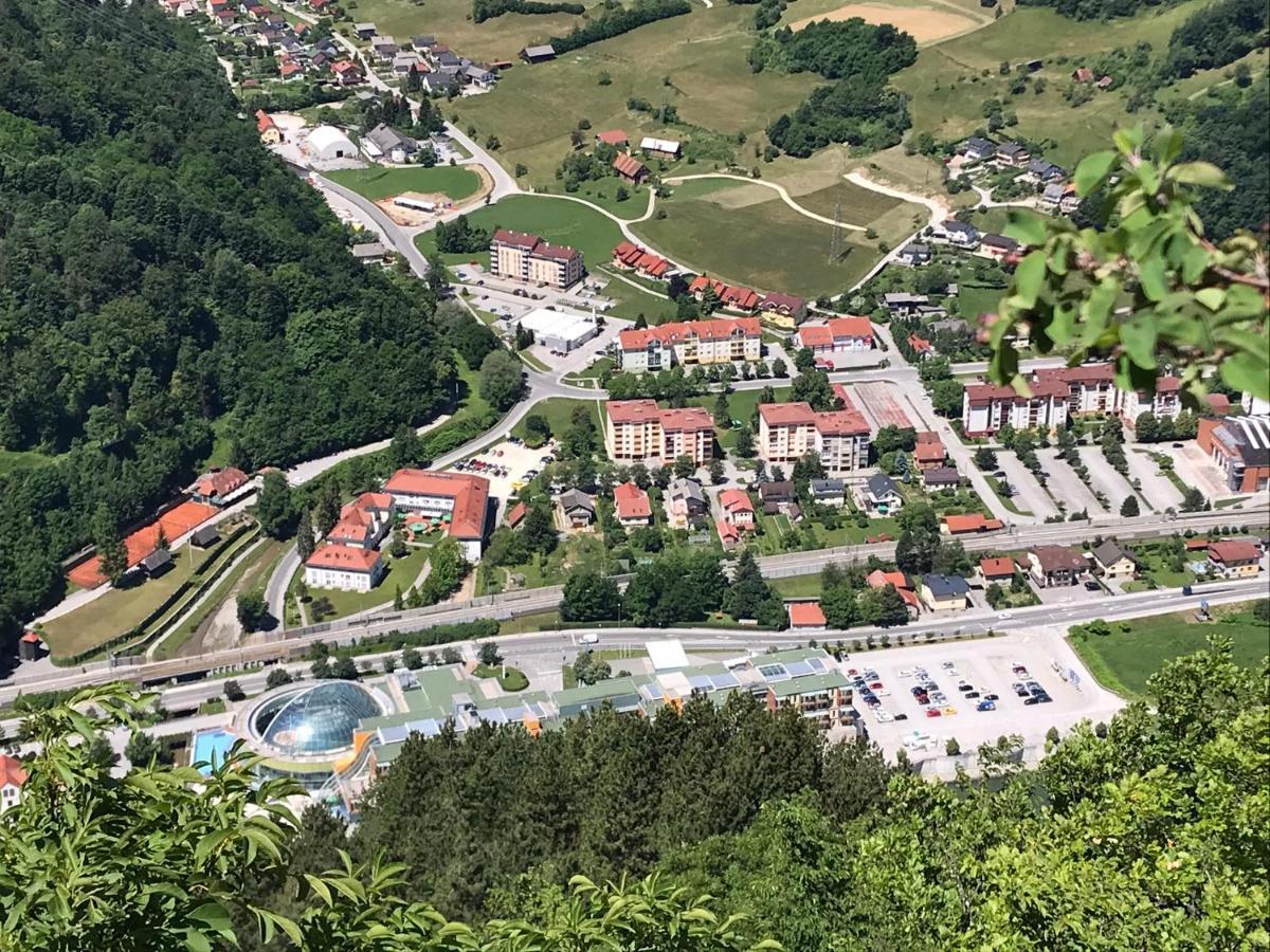 All Seasons Apartments Lasko Bagian luar foto